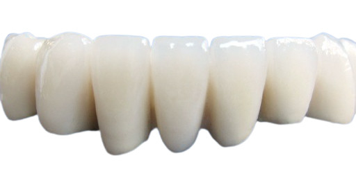 Estábulo seguro e bonito da aparência realística da coroa dental da porcelana da cor