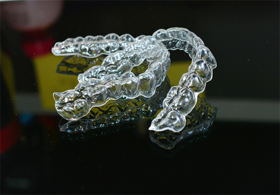 Aparelhos ortodônticos fixos invisíveis simples de instalar para estudo dentário